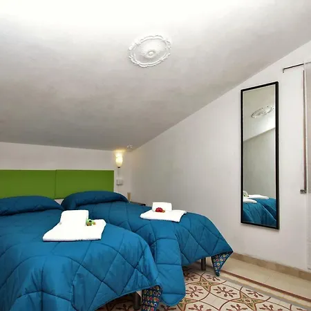 Casa Costanza *