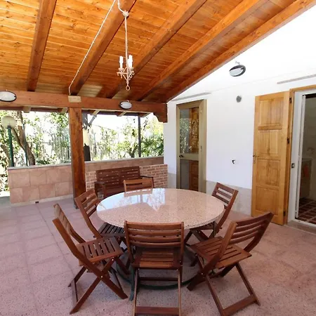 Casa Costanza